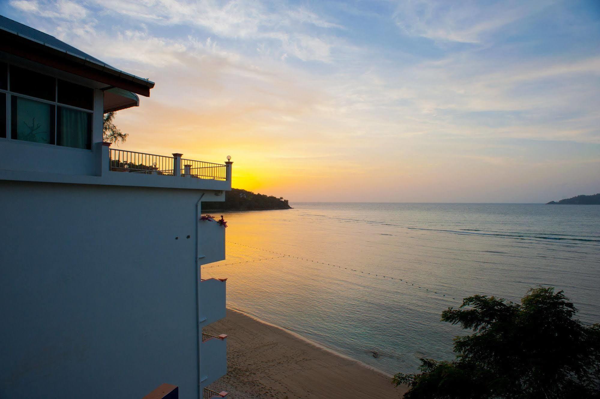 At Zea Hotel Patong Esterno foto