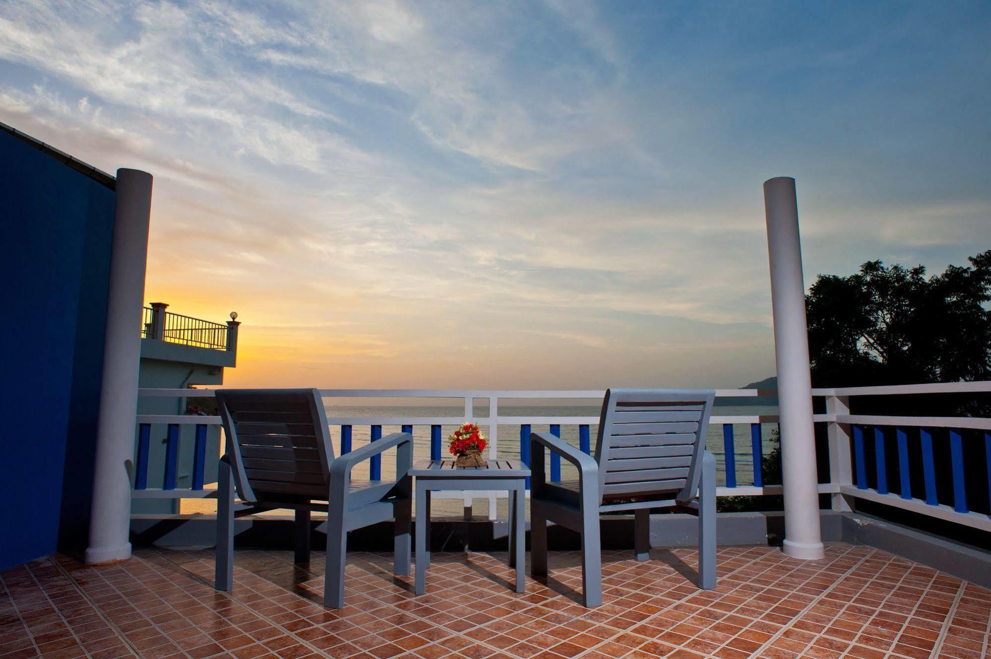 At Zea Hotel Patong Esterno foto